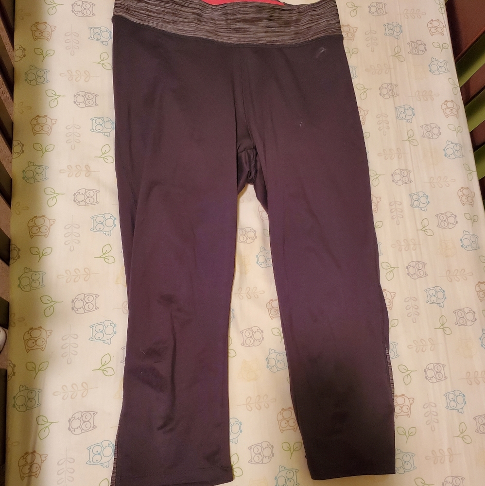 F&F (Scottish Brand) Capri leggings US 8